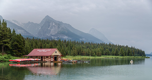 Maligne Lake